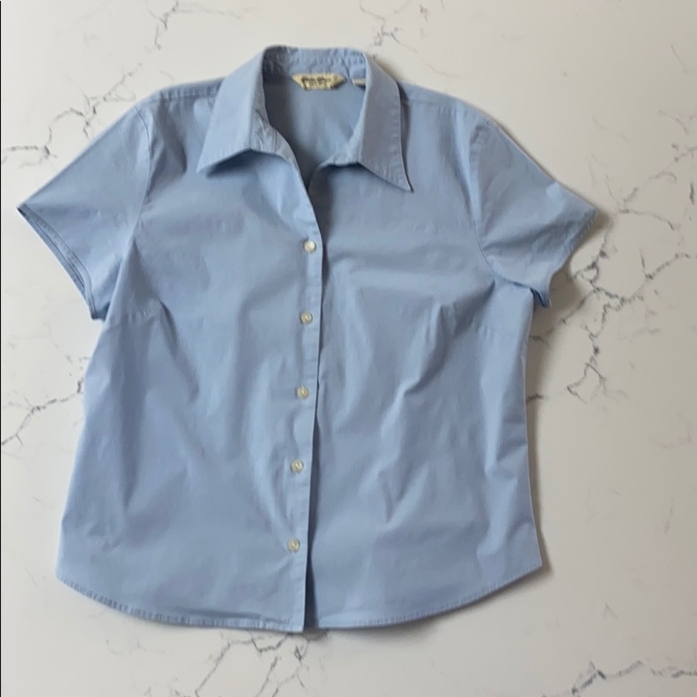 Eddie Bauer button down fitted short sleeve shirt - blue
